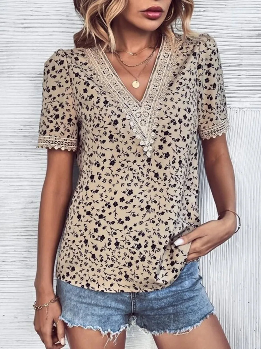 Camicia casual in pizzo con scollo a V da donna, tinta unita